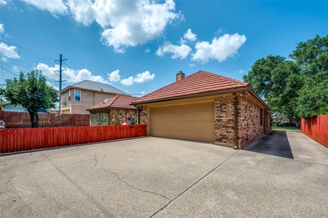 709 Evergreen Drive, Hurst, TX 76054