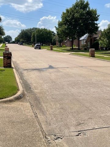 709 Evergreen Drive, Hurst, TX 76054
