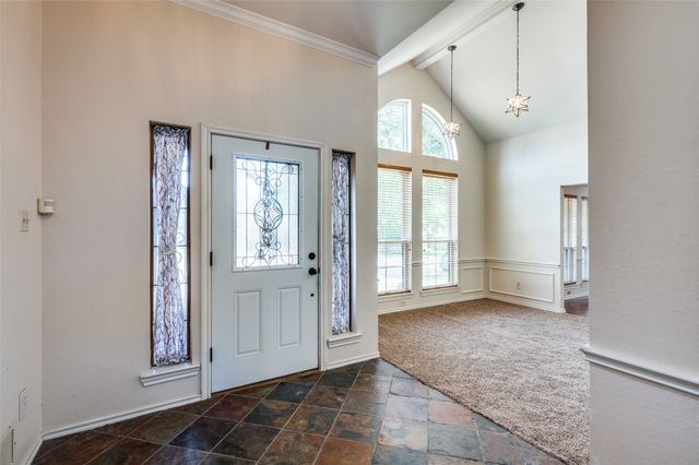 709 Evergreen Drive, Hurst, TX 76054