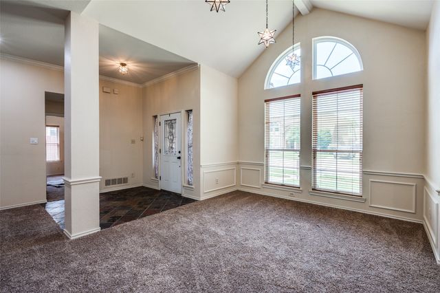 709 Evergreen Drive, Hurst, TX 76054