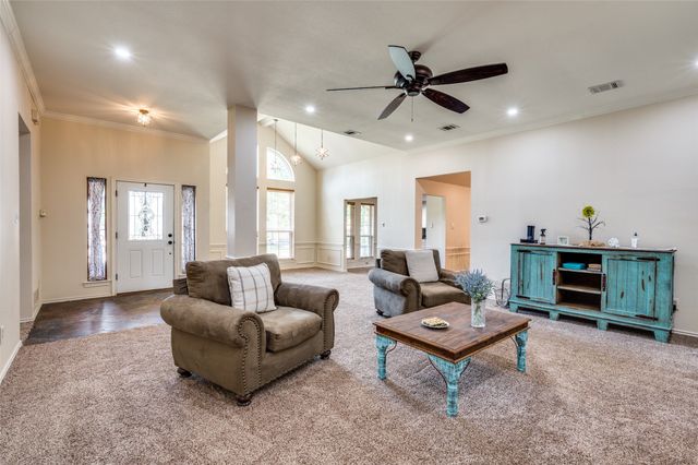 709 Evergreen Drive, Hurst, TX 76054