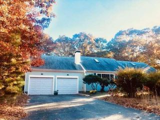 5 Greyhampton Road, West Yarmouth, MA 02673