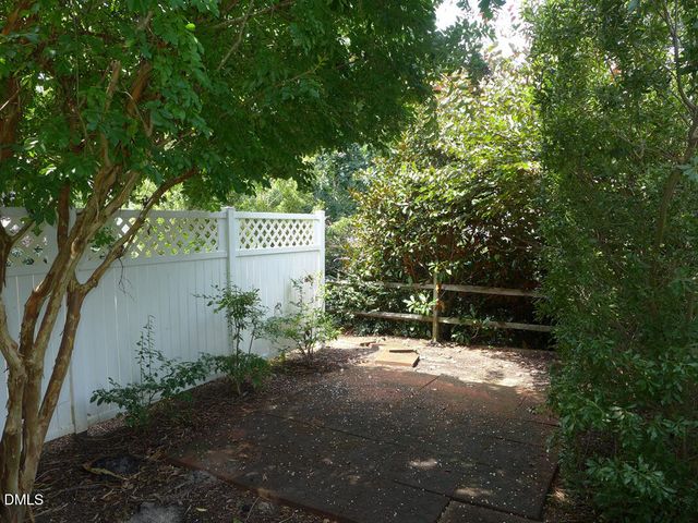 314 Davie Road B, Carrboro, NC 27510