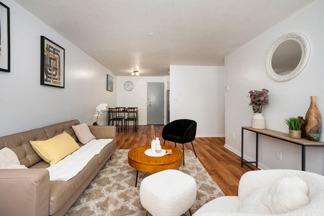 426 Pleasant St U17, Malden, MA 02148