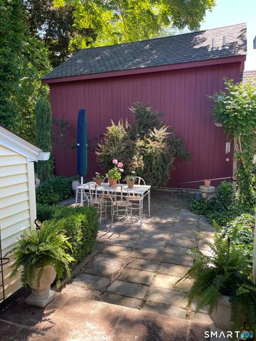 17 Grandview Terrace, Essex, CT 06426