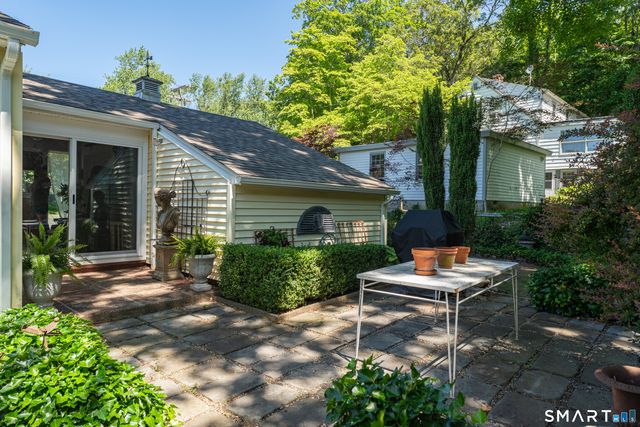 17 Grandview Terrace, Essex, CT 06426