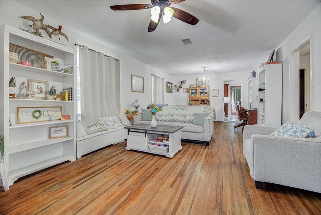 1835 N San Jacinto Street, Liberty, TX 77575