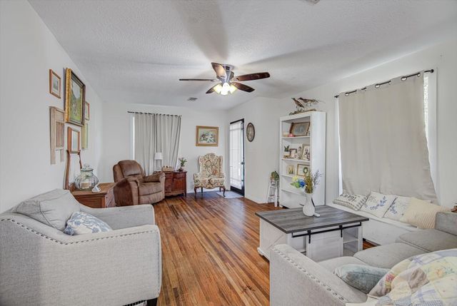 1835 N San Jacinto Street, Liberty, TX 77575