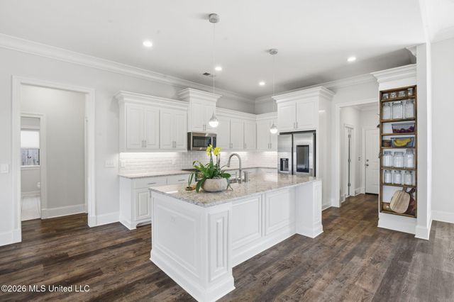 204 Ashbury Cove, Canton, MS 39046