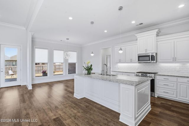 204 Ashbury Cove, Canton, MS 39046