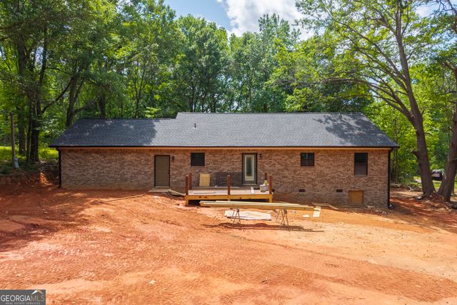 124 Baskins Ext, Canon, GA 30520