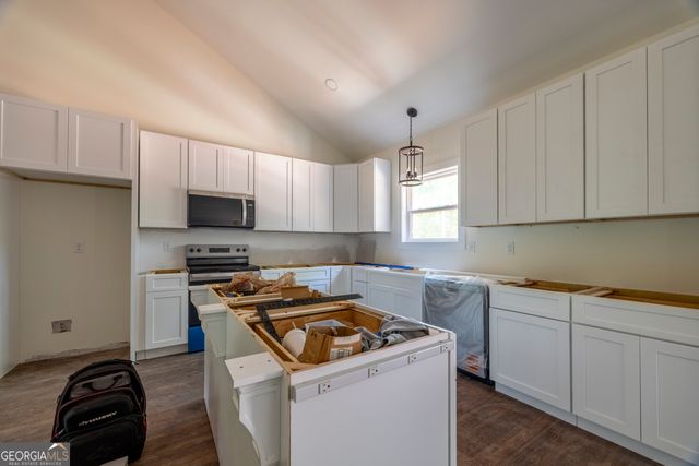124 Baskins Ext, Canon, GA 30520