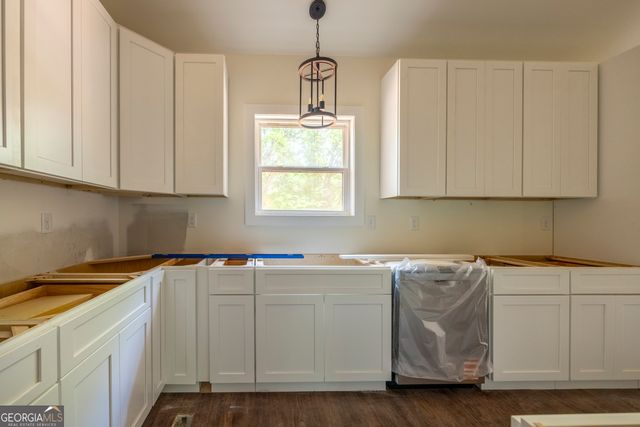 124 Baskins Ext, Canon, GA 30520