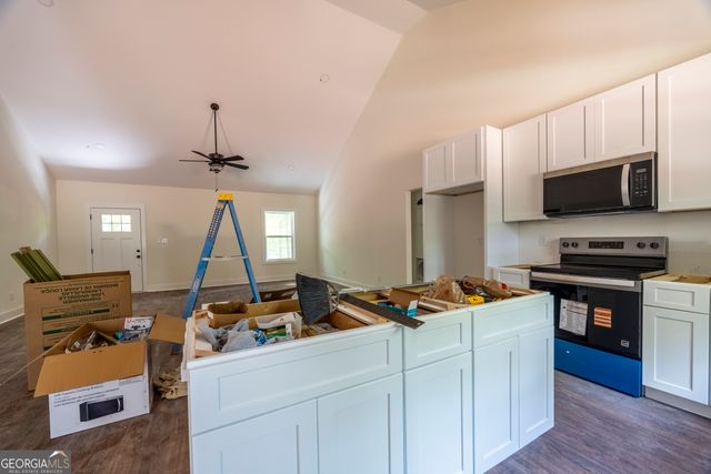 124 Baskins Ext, Canon, GA 30520
