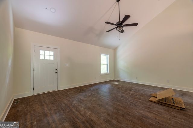 124 Baskins Ext, Canon, GA 30520