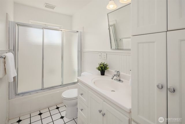 621 128th Avenue SE, Bellevue, WA 98005