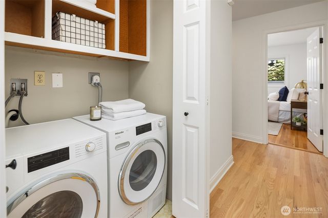 621 128th Avenue SE, Bellevue, WA 98005