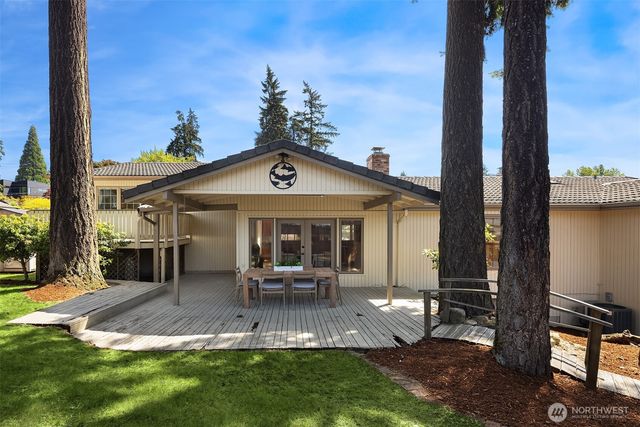 621 128th Avenue SE, Bellevue, WA 98005