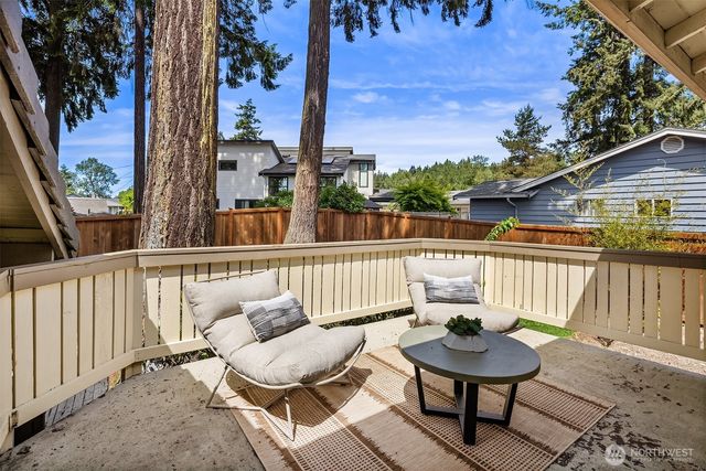 621 128th Avenue SE, Bellevue, WA 98005