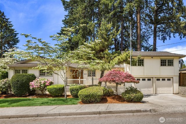 621 128th Avenue SE, Bellevue, WA 98005
