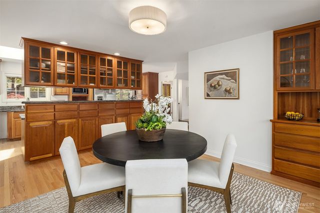 621 128th Avenue SE, Bellevue, WA 98005