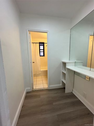 150-30 71 Avenue 6E, Flushing, NY 11367