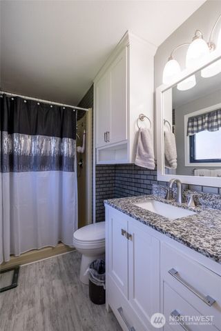 137 Sunnyside Drive, Centralia, WA 98531