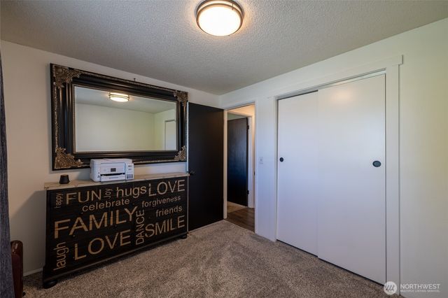 137 Sunnyside Drive, Centralia, WA 98531