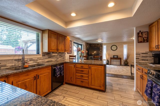137 Sunnyside Drive, Centralia, WA 98531