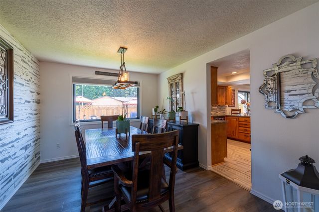 137 Sunnyside Drive, Centralia, WA 98531