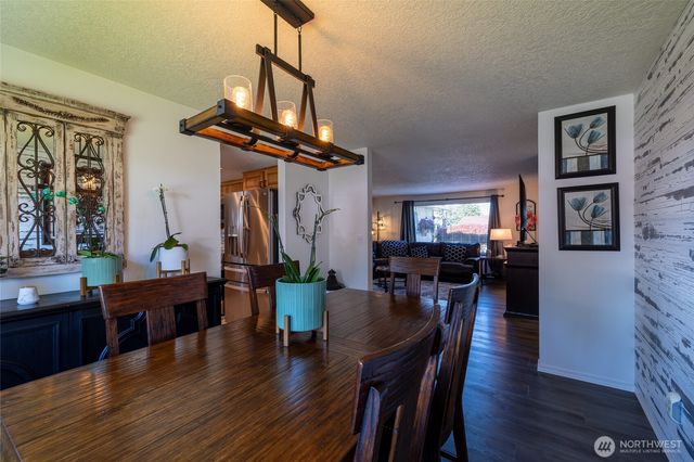 137 Sunnyside Drive, Centralia, WA 98531
