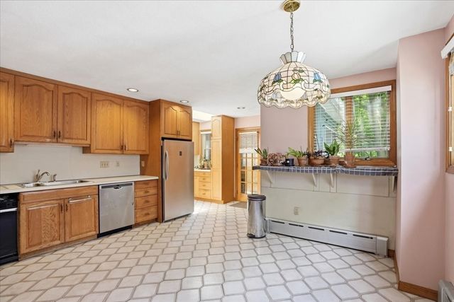 14 Brookside Park, Milton, MA 02186