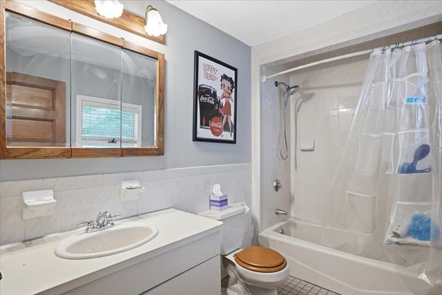 14 Brookside Park, Milton, MA 02186