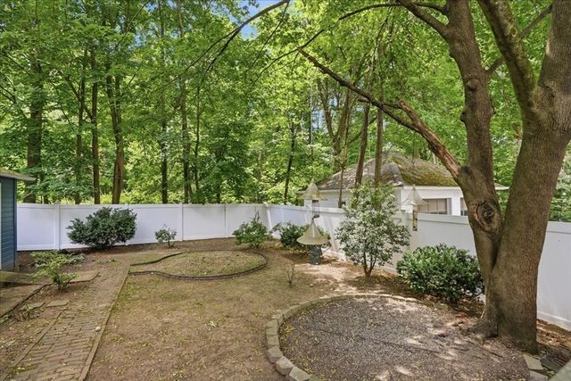 14 Brookside Park, Milton, MA 02186