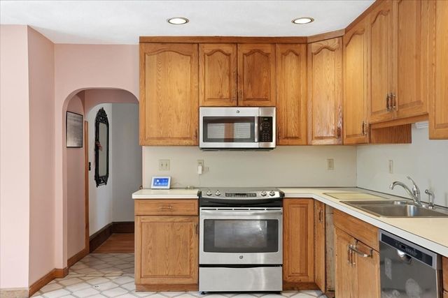 14 Brookside Park, Milton, MA 02186
