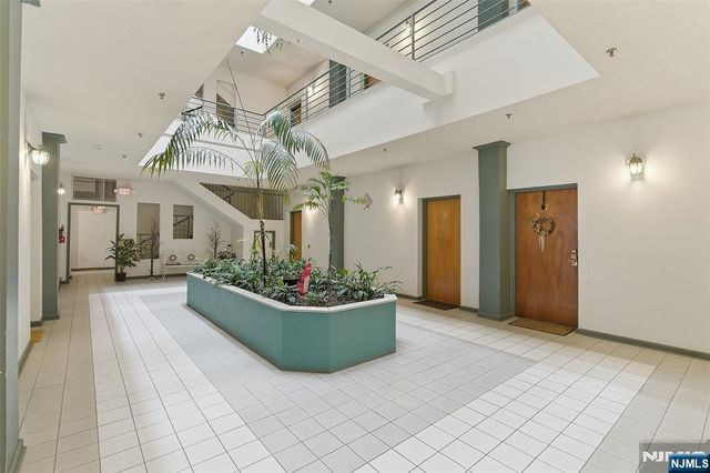 39-45 Bruen 4, Newark, NJ 07105