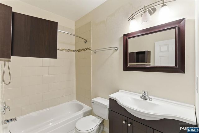 39-45 Bruen 4, Newark, NJ 07105