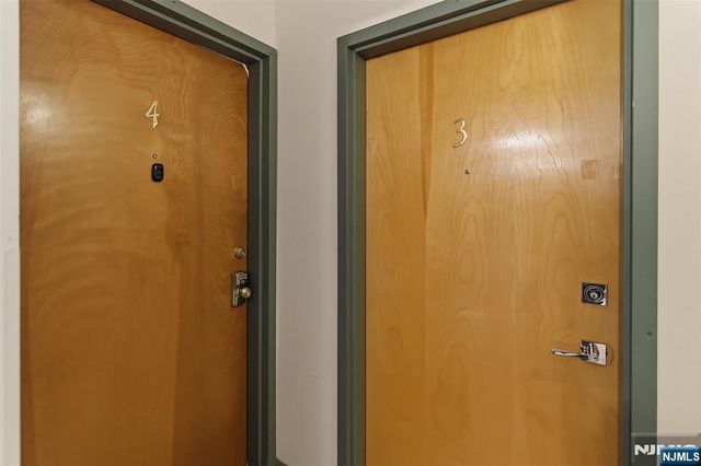 39-45 Bruen 4, Newark, NJ 07105