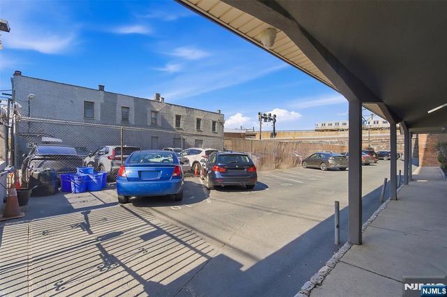 39-45 Bruen 4, Newark, NJ 07105