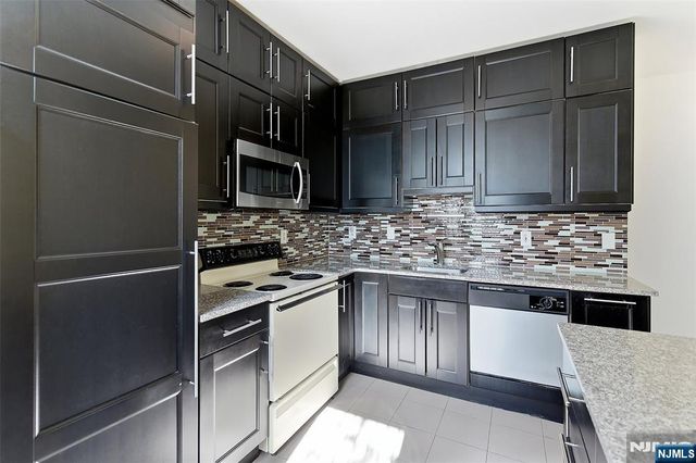 39-45 Bruen 4, Newark, NJ 07105