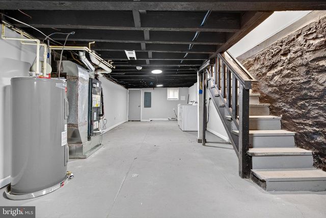 2004 ROBB ST, Baltimore, MD 21218