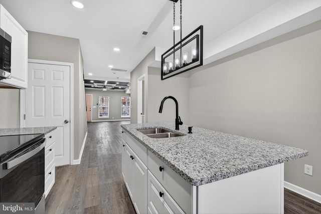 2004 ROBB ST, Baltimore, MD 21218