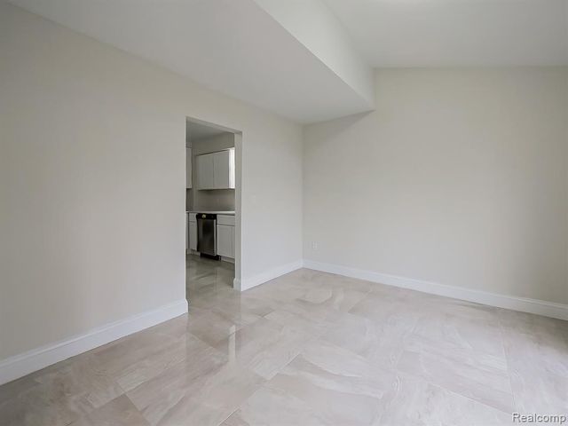 1730 E Woodruff Avenue, Hazel Park, MI 48030