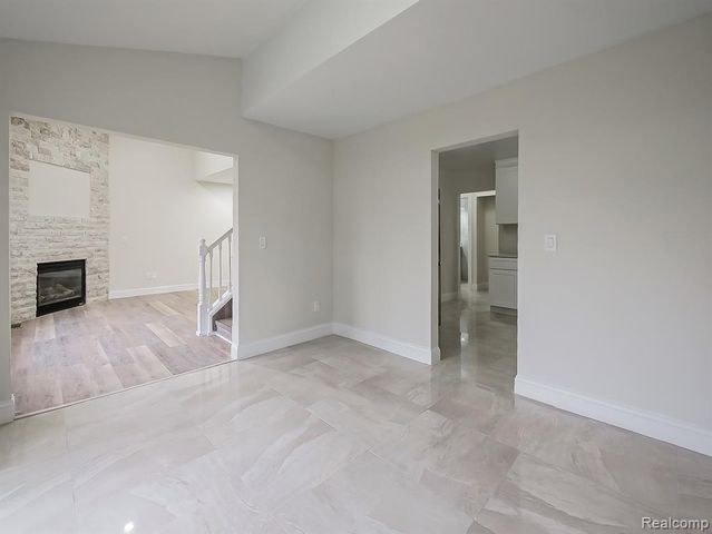 1730 E Woodruff Avenue, Hazel Park, MI 48030