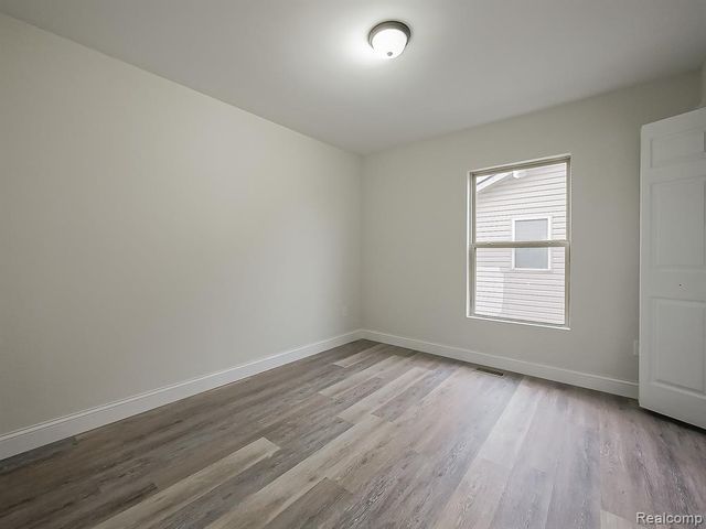 1730 E Woodruff Avenue, Hazel Park, MI 48030