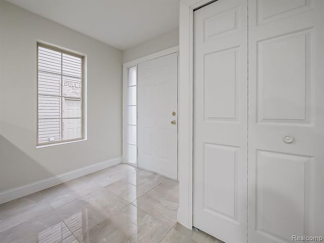 1730 E Woodruff Avenue, Hazel Park, MI 48030