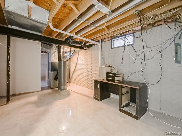 1730 E Woodruff Avenue, Hazel Park, MI 48030