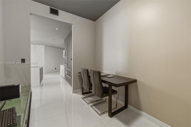 851 NE 1st Ave 4303, Miami, FL 33132