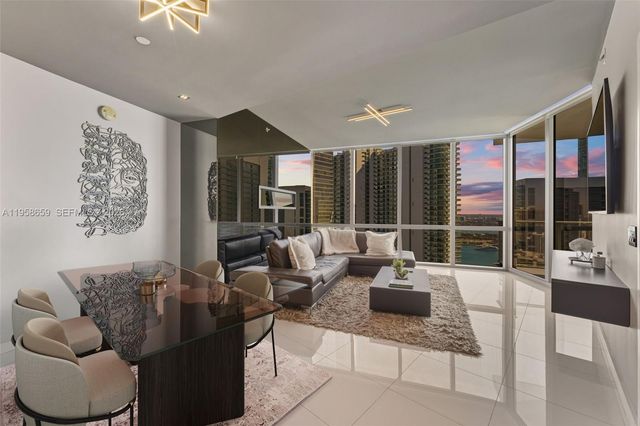 851 NE 1st Ave 4303, Miami, FL 33132