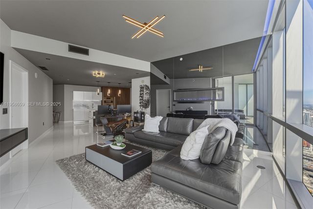 851 NE 1st Ave 4303, Miami, FL 33132